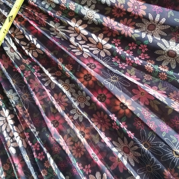 Farm Rio Long-Sleeved Pleated Blouse - Picture 9 of 13